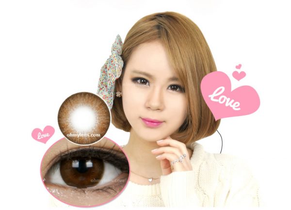 a beautiful girl with Chiffon Brown Contact Lenses 01
