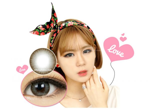 a beautiful girl with Chiffon Gray Contact Lenses for Farshightedness Hyperopia 01