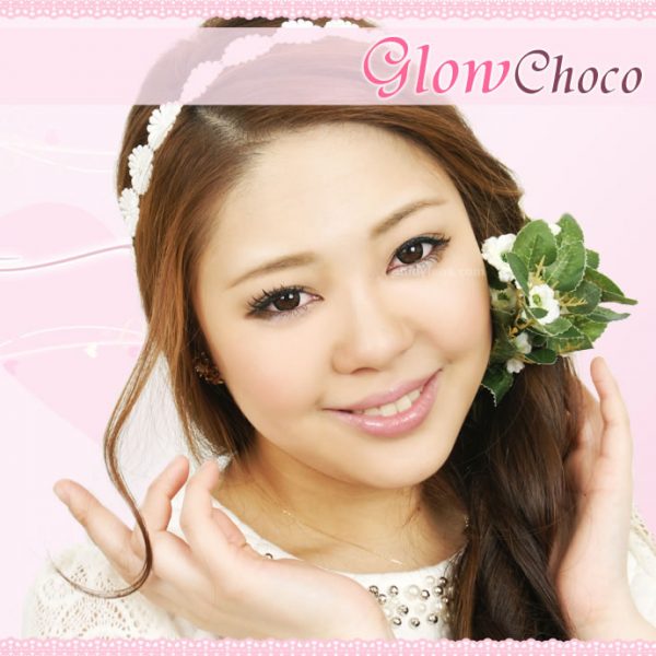 a beautiful girl with Glow Choco (Big) Contact Lenses 03